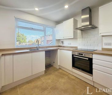 3 bedroom semi-detached house to rent - Photo 6