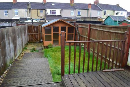 2 bedroom terraced house to rent - Photo 4