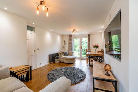 3 bedroom semi-detached house to rent - Photo 2