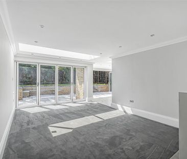 4 bedroom detached house to rent - Photo 3