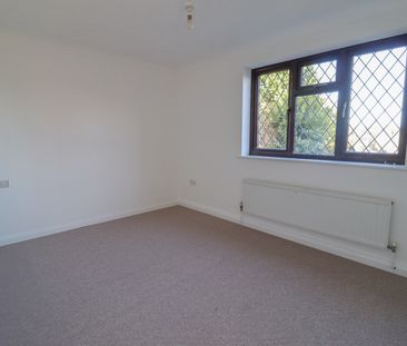 Well-presented two bedroom detached bungalow, situated in the sough... - Photo 6