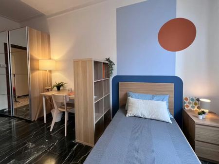 Via Santa Maria Maggiore, Bologna, Emilia-Romagna 40121 - Photo 5