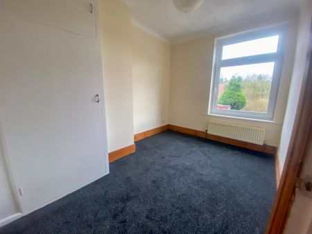 2 bedroom end of terrace house to rent - Photo 4