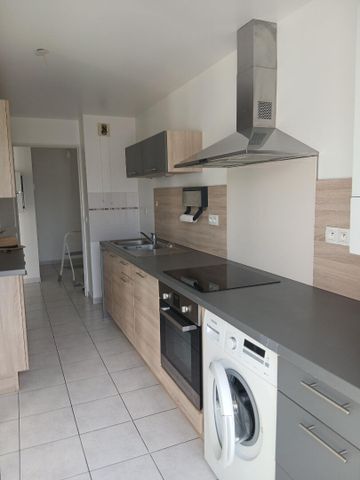 Location Appartement 3 pièces 73m² - Photo 2