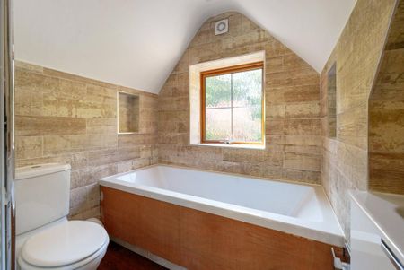 3 bedroom detached house to rent - Photo 5