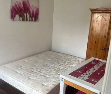 1 Bed Flat, Lathwell Court, LU2 - Photo 4