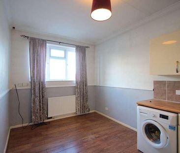 Manningtree Road, Ruislip, HA4 - Photo 2