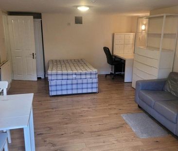 6 bedroom house share to rent - Photo 1