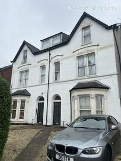 3 bedroom flat to rent - Photo 5