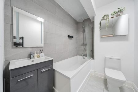 2 bedroom maisonette to rent - Photo 5