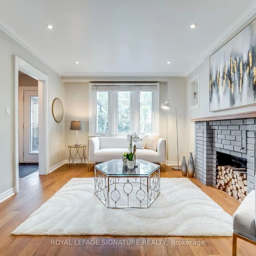 118 BLANTYRE AVENUE - Photo 1