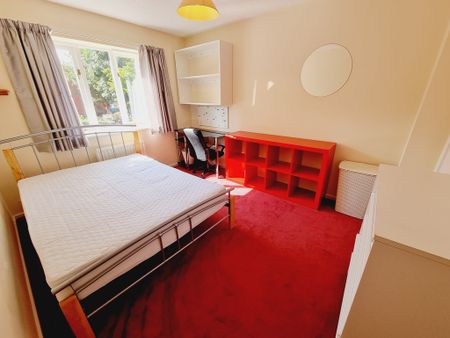 4 Bed Student Accommodation - Photo 4