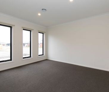 Spacious 4-Bedroom Home in Wallan - Photo 1