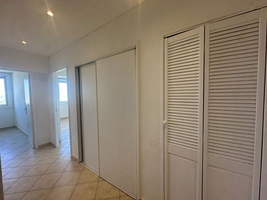 Appartement 3 pièces 56m2 MARSEILLE 13EME 860 euros - Photo 1