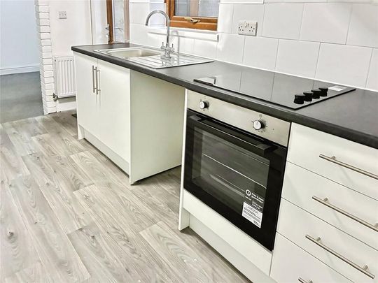 3 bedroom terraced house to rent - Photo 1