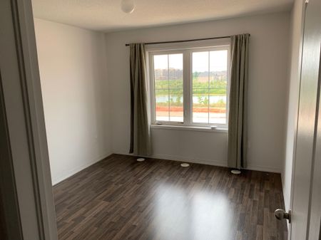 For Lease - 2500 Post Road Unit# 17, Oakville, Ontario - Photo 2