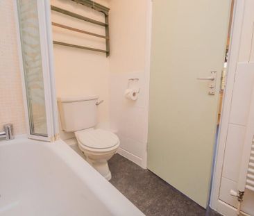 Studio Flat, Palmers Road, N11 - Photo 2