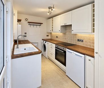 2 bedroom terraced house to rent - Photo 4