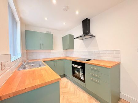 2 bedroom terraced house to rent - Photo 4