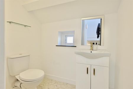 3 bedroom Student Flat to rent in Ridley Place, Newcastle Upon Tyne - Photo 3