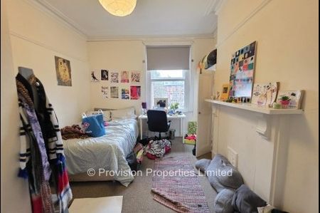 8 Bedroom House Brudenell Road - Photo 4