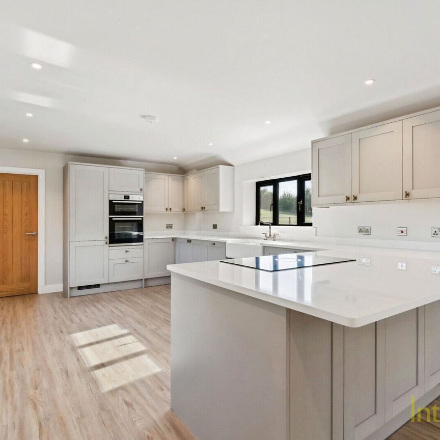 Bolford Street, CM6, Dunmow - Photo 1