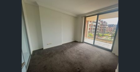 Modern one bedroom apartment located in "Sydney Park Village"... - Photo 3