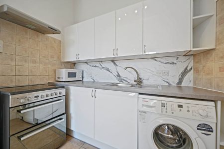 Price £575 pw - Available 23/10/2026 - Furnished - Photo 2