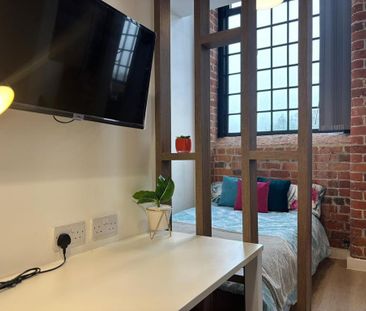 1 bedroom private hall to rent - Photo 2