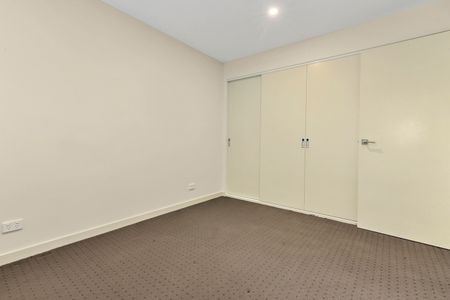 Sun Filled 6 Month Lease - Photo 2