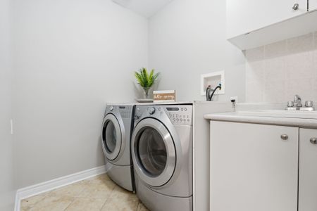 For Lease - 256 Giddings Crescent, Milton, Ontario - Photo 5