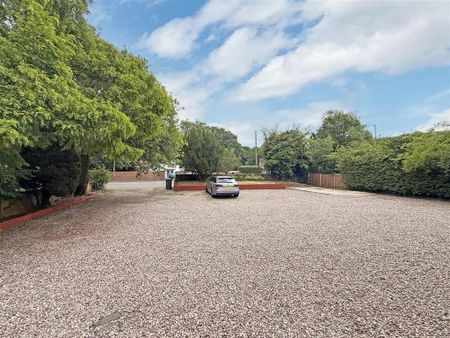 3 bedroom detached house to rent - Photo 2