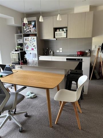 PARNEL CUTIE - 1 BEDROOM APARTMENT - Photo 4