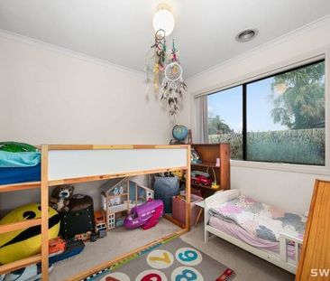 Immaculate 2 bedroom home - Photo 6