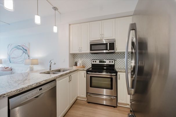 For Lease - 111 Civic Square Gate Unit# 215, Aurora, Ontario - Photo 1