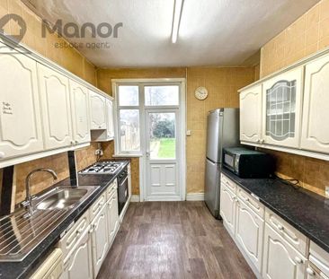 3 bedroom end of terrace house to rent - Photo 4