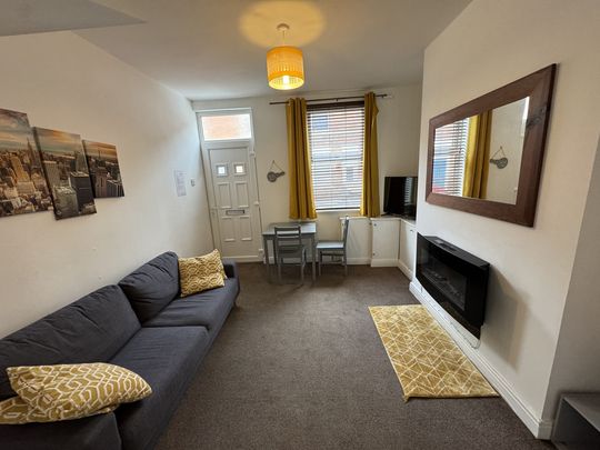 Carnot Street, Leeman Road - P10722 - Photo 1