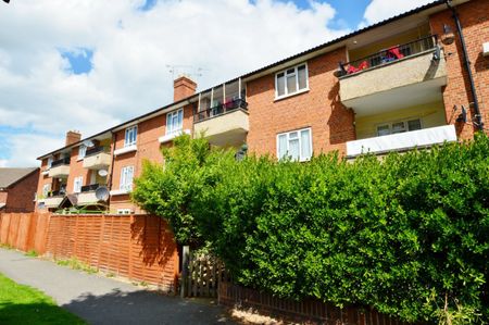 Churchill Road, Langley, Berkshire,SL3 - Photo 2