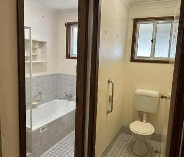 Tidy Three Bedroom in Oxley Vale - Photo 4