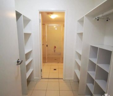 “5-Star Studio in South Brisbane All Bills Included” - Photo 2