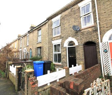 4 bedroom terraced house to rent - Photo 2