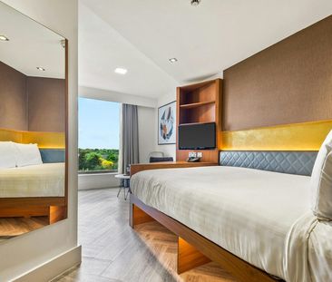 West Ham Lane - Photo 1