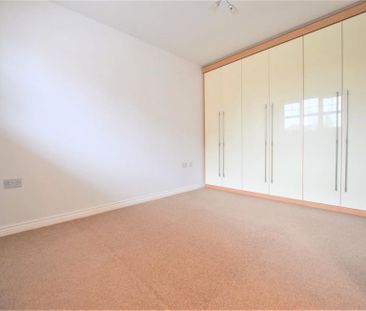 3 Bedroom Mews To Let - Photo 5