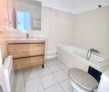 T2 - CENTRE VILLE - Av des iles d'or - Photo 4