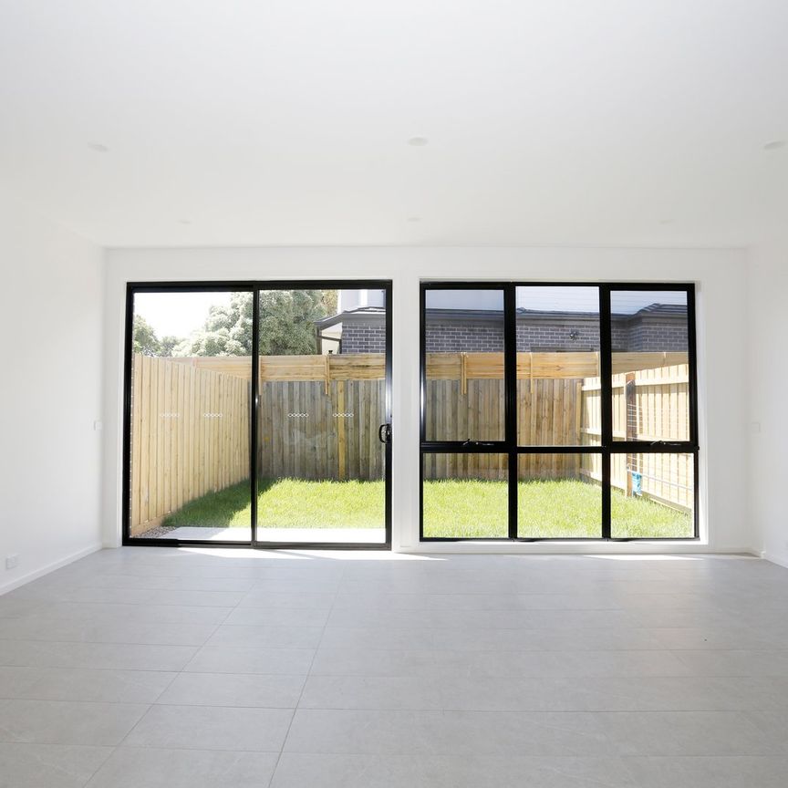 98 Royal Road, Braybrook VIC 3019 - Photo 1