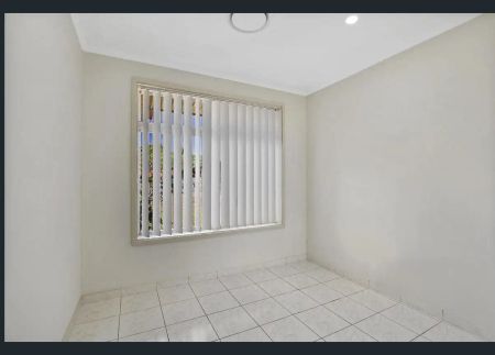 “Spacious Three-Bedroom Home with Teenagers' Retreat in Prime Location” - Photo 4