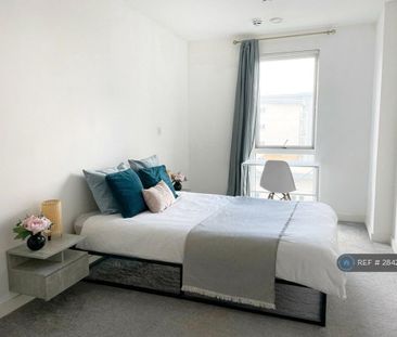 1 bedroom in a flat share to rent - Photo 6