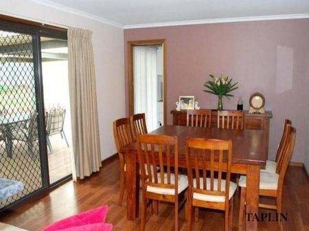 8 Hesperus Street, Hallett Cove - Photo 4