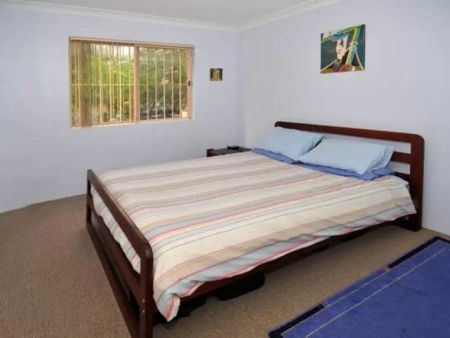 Apartment with 2 bedrooms, 2 bathrooms & parking for 1 car - Photo 3