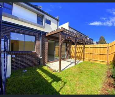 Luxury Double-Storey Townhouse! - Photo 6